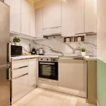 Elegant Three In Porta Romana By Mastery Appartement *