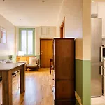 Appartement Elegant Three In Porta Romana By Mastery